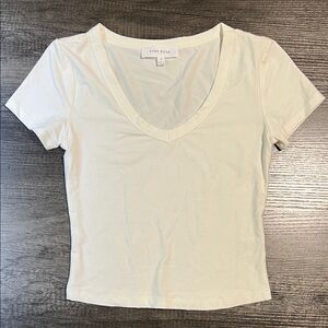 Pink Rose Cream V-Neck Short Sleeve Tee